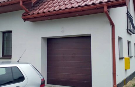 Brama Garażowa segmentowa Novoferm mahoń